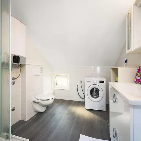 Apartament In Near Blue Vodice