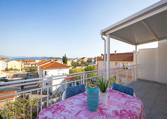 Apartamento In Near Blue Vodice